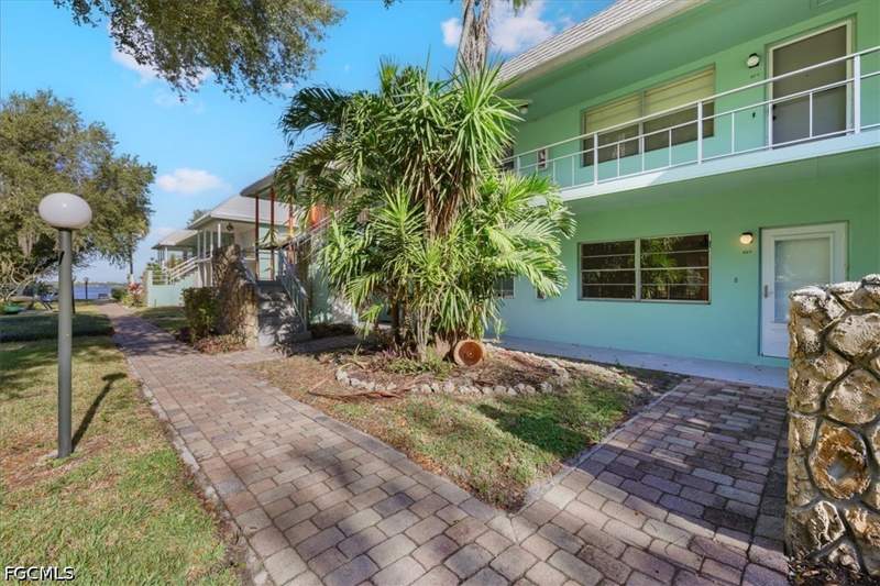 1 bedroom Condominium at 3225 E Riverside Dr 63F, River Garden Condominium, Fort Myers — photo 2