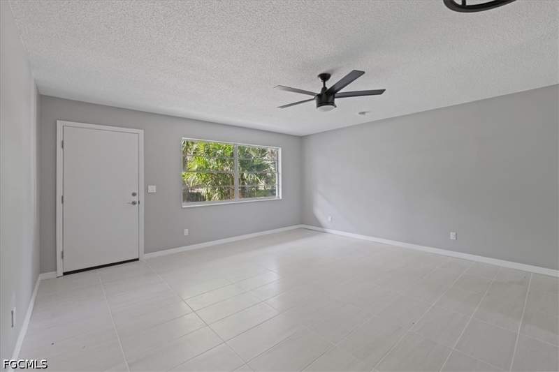 1 bedroom Condominium at 3225 E Riverside Dr 63F, River Garden Condominium, Fort Myers — photo 4