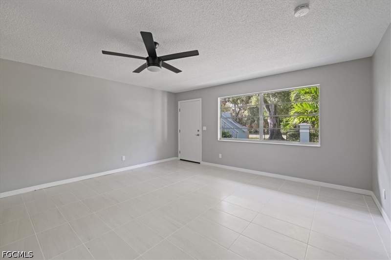 1 bedroom Condominium at 3225 E Riverside Dr 63F, River Garden Condominium, Fort Myers — photo 5