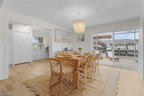 467 Madison Ct, Fort Myers Beach FL - photo 11 of 35