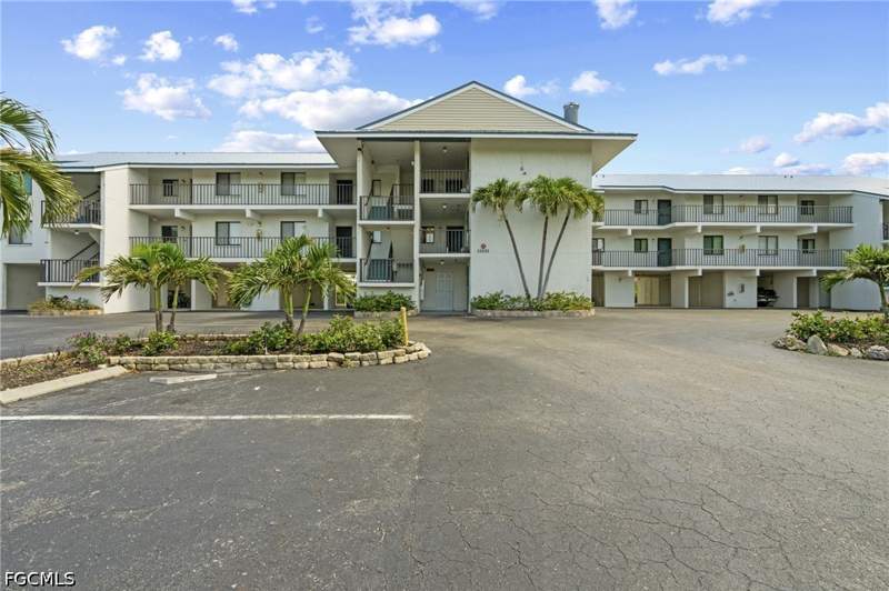 2 bedroom Condominium at 22652 Island Pines Way 154, Admirals Bay, Fort Myers Beach — photo 3