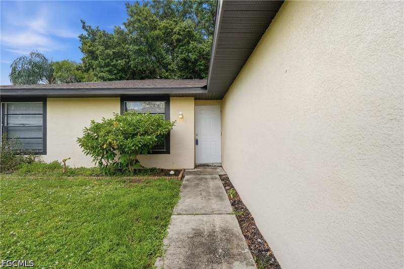 4 bedroom SingleFamilyResidence at 15771 Treasure Island Ln, Riverdale Shores, Fort Myers — photo 3
