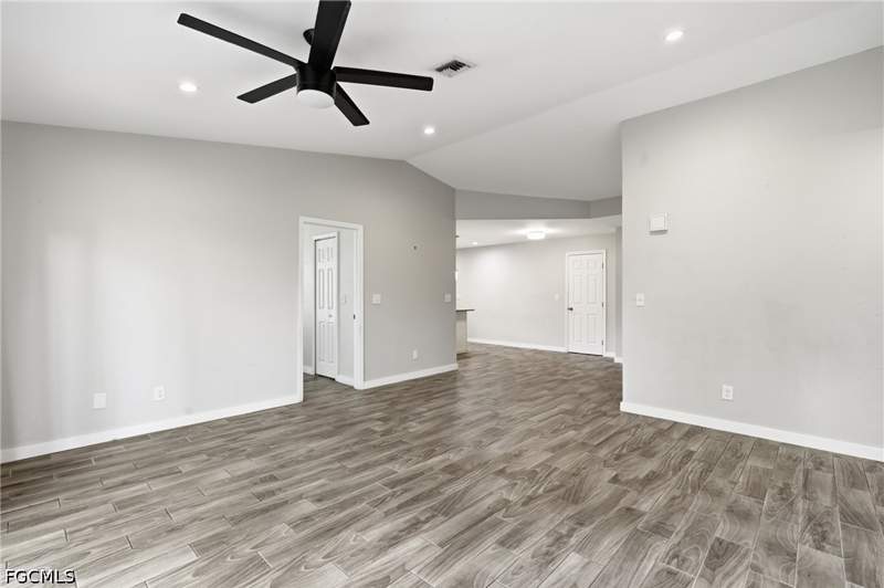 4 bedroom SingleFamilyResidence at 15771 Treasure Island Ln, Riverdale Shores, Fort Myers — photo 5