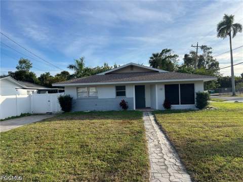 56 Cardinal Dr, North Fort Myers FL - photo 7 of 40