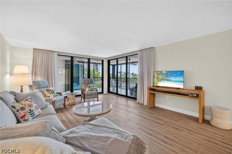 2929 W Gulf Dr 102, Sanibel FL - photo 14 of 43