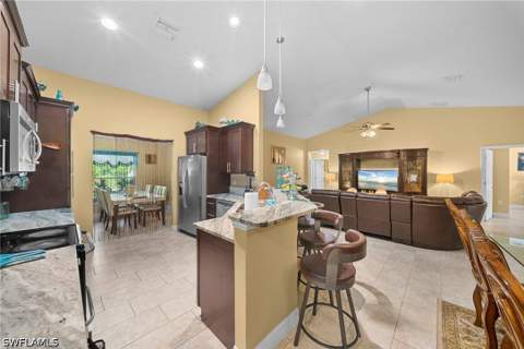 830 Albany Ave, Lehigh Acres FL - photo 11 of 34