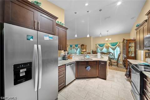830 Albany Ave, Lehigh Acres FL - photo 14 of 34