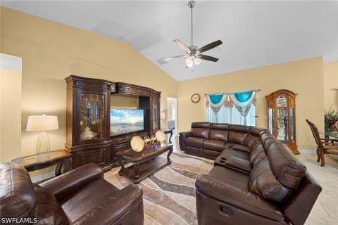 830 Albany Ave, Lehigh Acres FL - photo 6 of 34