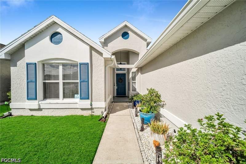 3 bedroom SingleFamilyResidence at 15069 Cloverdale Dr, The Meadow, Fort Myers — photo 3