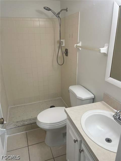 12656 Kenwood Ln B, Fort Myers FL - photo 14 of 22