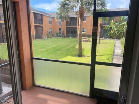 12656 Kenwood Ln B, Fort Myers FL - photo 18 of 22