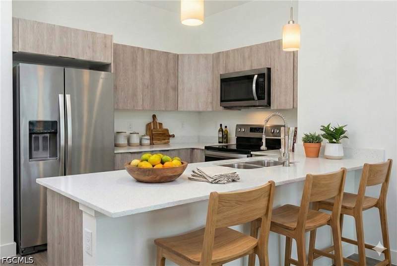 3 bedroom SingleFamilyResidence at 8050 Sherwood Cir, Port Labelle, Labelle — photo 2