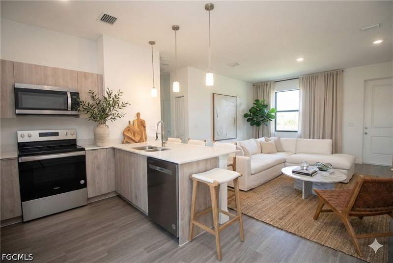 3 bedroom SingleFamilyResidence at 8050 Sherwood Cir, Port Labelle, Labelle — photo 3