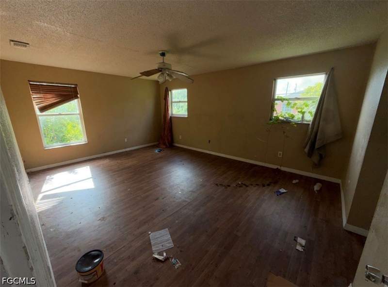 6 bedroom SingleFamilyResidence at 3717 21st St SW, Lehigh Acres, Lehigh Acres — photo 5