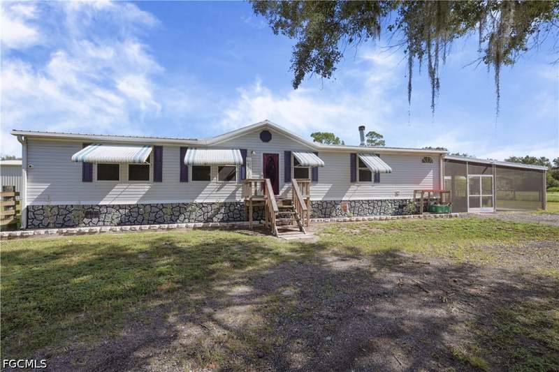 3 bedroom SingleFamilyResidence at 4480 Fort Simmons Ave, Fort Denaud Acres, Labelle — photo 2