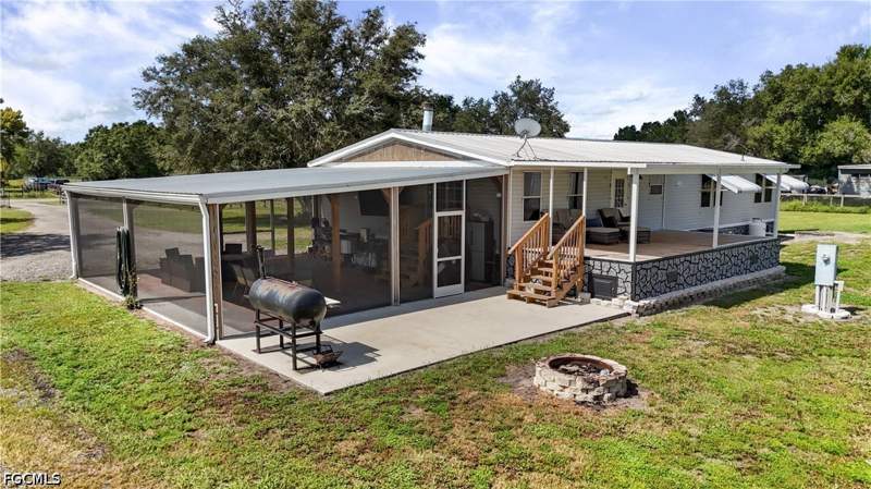 3 bedroom SingleFamilyResidence at 4480 Fort Simmons Ave, Fort Denaud Acres, Labelle — photo 3