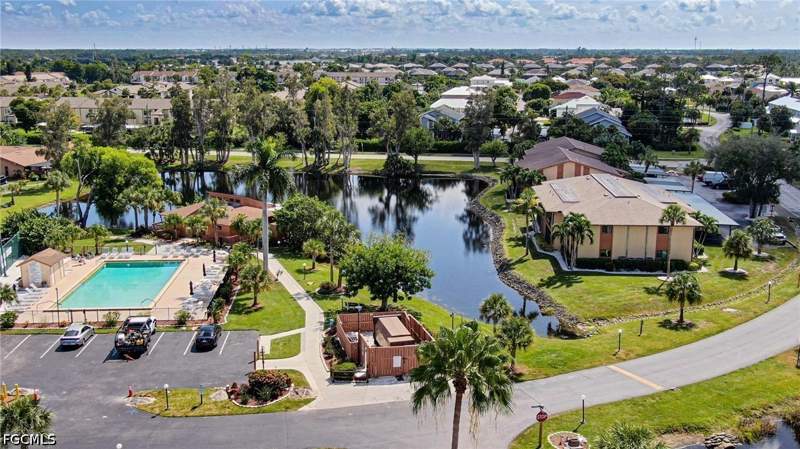 3 bedroom Condominium at 17421 Birchwood Ln 2, Royal Woods, Fort Myers — photo 4