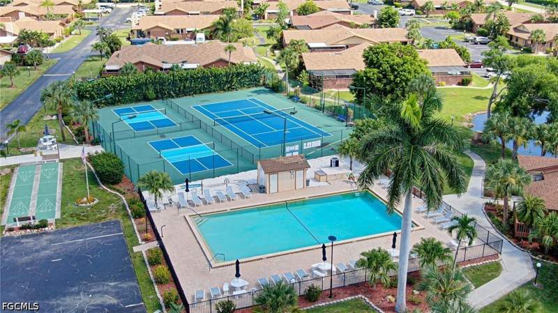 3 bedroom Condominium at 17421 Birchwood Ln 2, Royal Woods, Fort Myers — photo 5