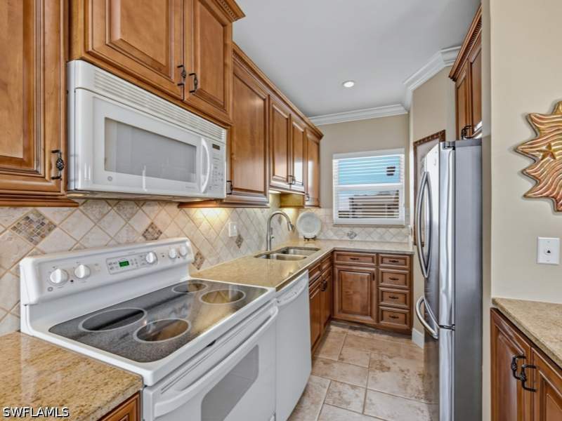 2 bedroom Condominium at 140 Seaview Ct 1806N, Admiralty House, Marco Island — photo 5