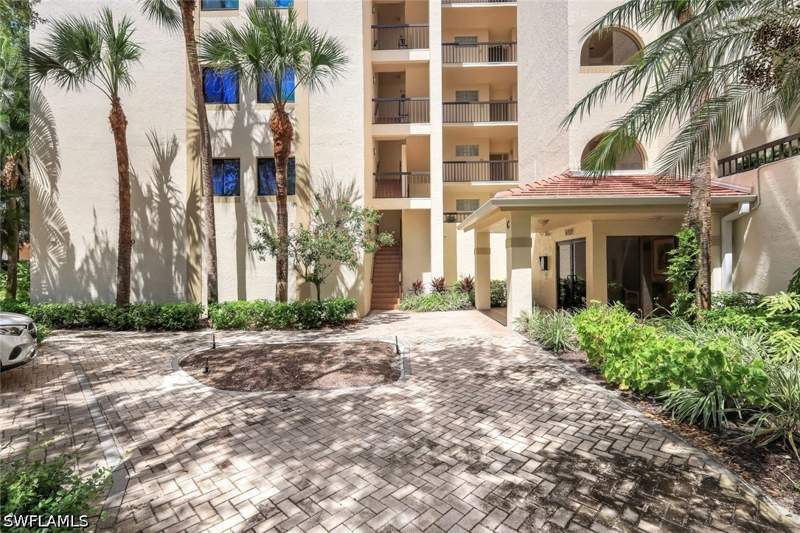 2 bedroom Condominium at 6520 Valen Way 104, Valencia At Pelican Bay, Naples — photo 2