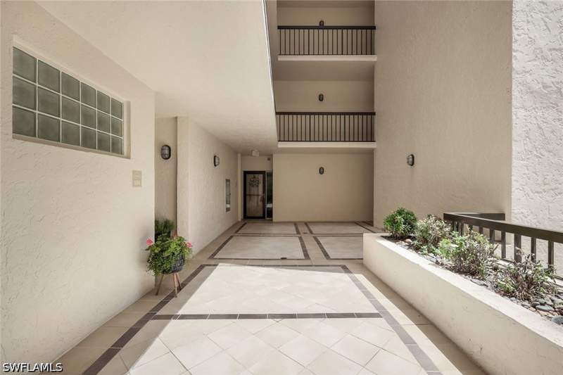 2 bedroom Condominium at 6520 Valen Way 104, Valencia At Pelican Bay, Naples — photo 4