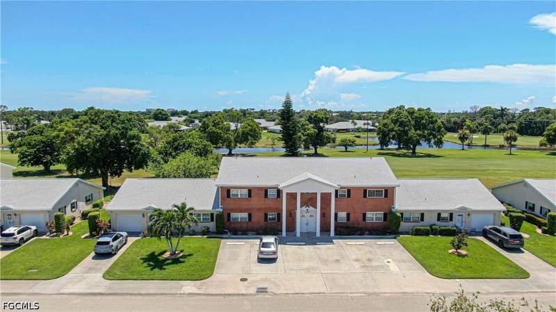 2 bedroom Condominium at 1262 Myerlee Country Club Blvd 6, Myerlee Country Club Estates North Condo, Fort Myers — photo 2
