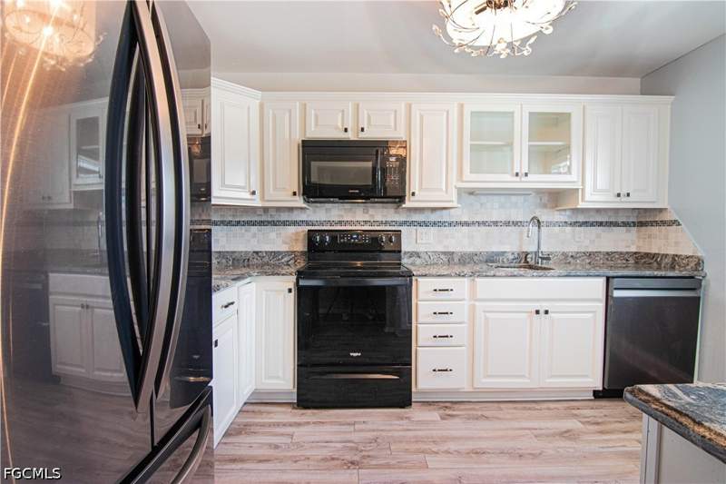 2 bedroom Condominium at 1262 Myerlee Country Club Blvd 6, Myerlee Country Club Estates North Condo, Fort Myers — photo 3