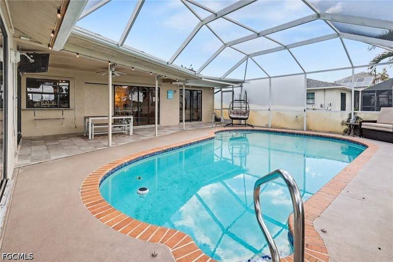 3 bedroom SingleFamilyResidence at 7603 Laurel Valley Rd, San Carlos Park Golf Course Addition, Fort Myers — photo 2