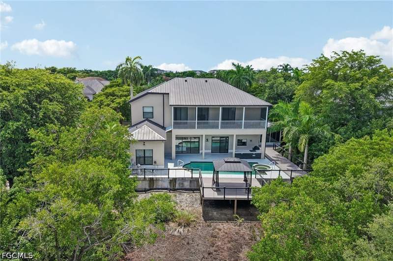 3 bedroom SingleFamilyResidence at 15701 Chatfield Dr, St. Charles Harbour, Fort Myers — photo 4