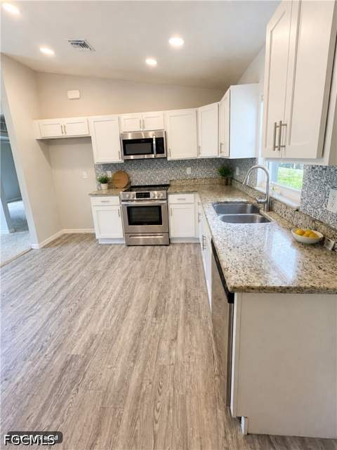 5013 SE Tradewinds Cir, Labelle FL - photo 6 of 14
