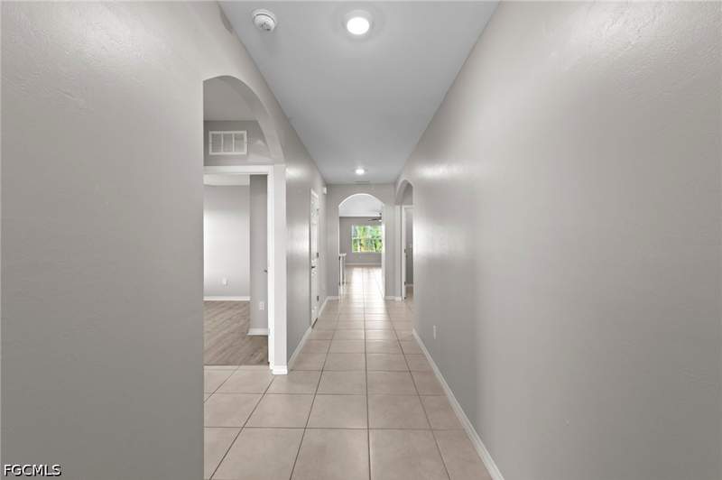 4 bedroom SingleFamilyResidence at 332 SW 29th Ave, Cape Coral, Cape Coral — photo 5