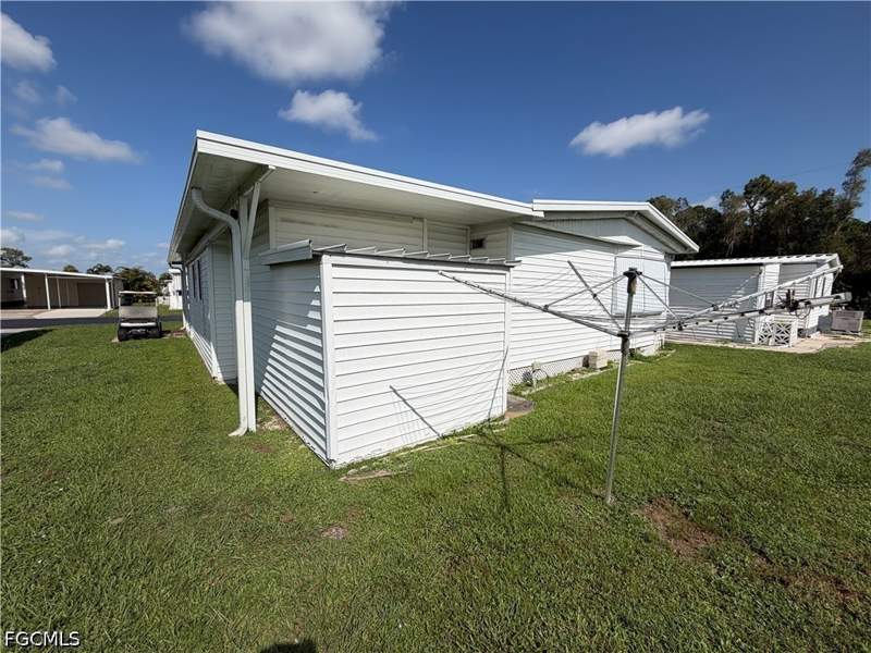 2 bedroom ManufacturedHome at 653 Future Dr, Lazy Days Mobile Village, North Fort Myers — photo 4