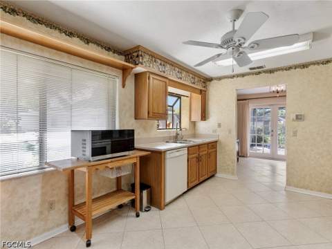 5853 Wyldewood Lakes Ct, Fort Myers FL - photo 12 of 33