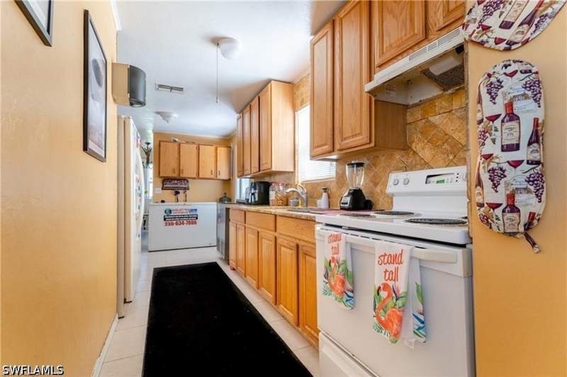 4 bedroom SingleFamilyResidence at 4617 Lee Blvd, Lehigh Acres, Lehigh Acres — photo 5