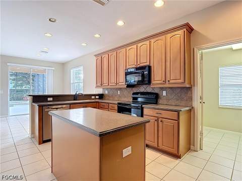 2798 Via Piazza Loop, Fort Myers FL - photo 13 of 45