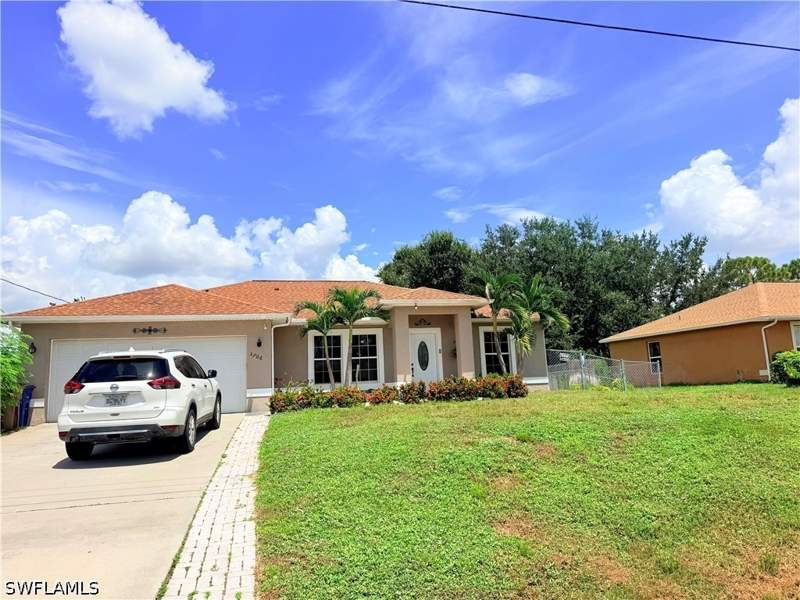 3 bedroom SingleFamilyResidence at 3706 28th St SW, Lehigh Acres, Lehigh Acres — photo 2