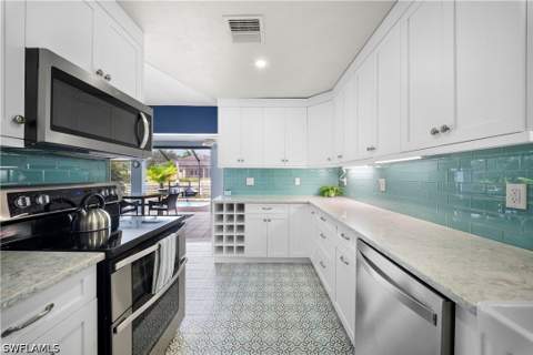 212 Angler Ct, Marco Island FL - photo 18 of 49