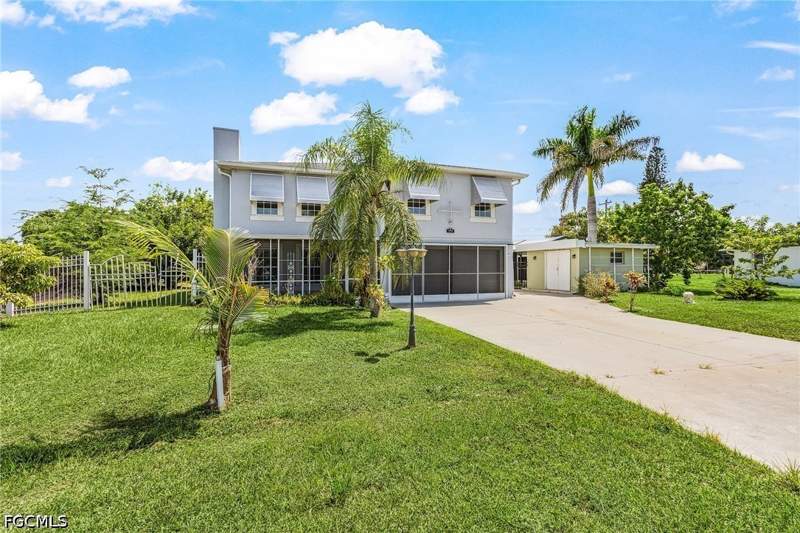 5 bedroom SingleFamilyResidence at 104 Davis Rd, Lehigh Acres, Lehigh Acres — photo 3
