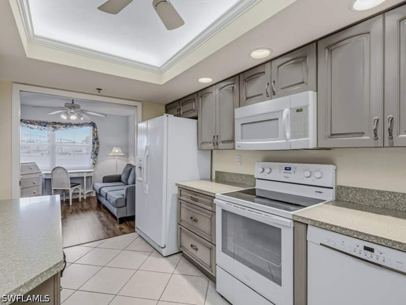 2 bedroom Condominium at 1000 S Collier Blvd 205, Plantation, Marco Island — photo 5