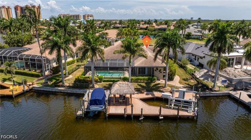 4 bedroom SingleFamilyResidence at 1925 Harbour Cir, Cape Harbour, Cape Coral — photo 2