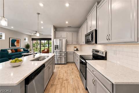 10360 Bonavie Cove Dr, Fort Myers FL - photo 12 of 41