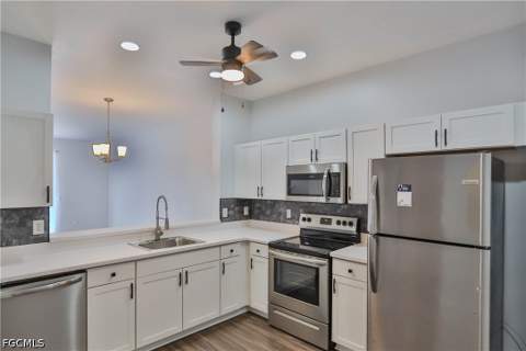 3630 Pine Oak Cir 105, Fort Myers FL - photo 6 of 17