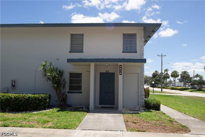 2 bedroom Condominium at 4014 Coronado Pkwy 106, Cape Colony Condo, Cape Coral — photo 2