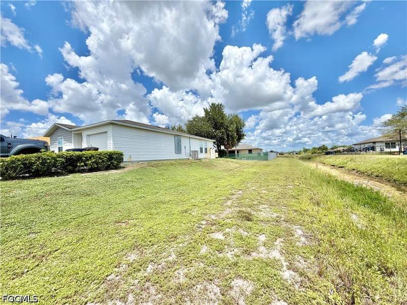 4 bedroom SingleFamilyResidence at 2800 26th St SW, Lehigh Acres, Lehigh Acres — photo 3