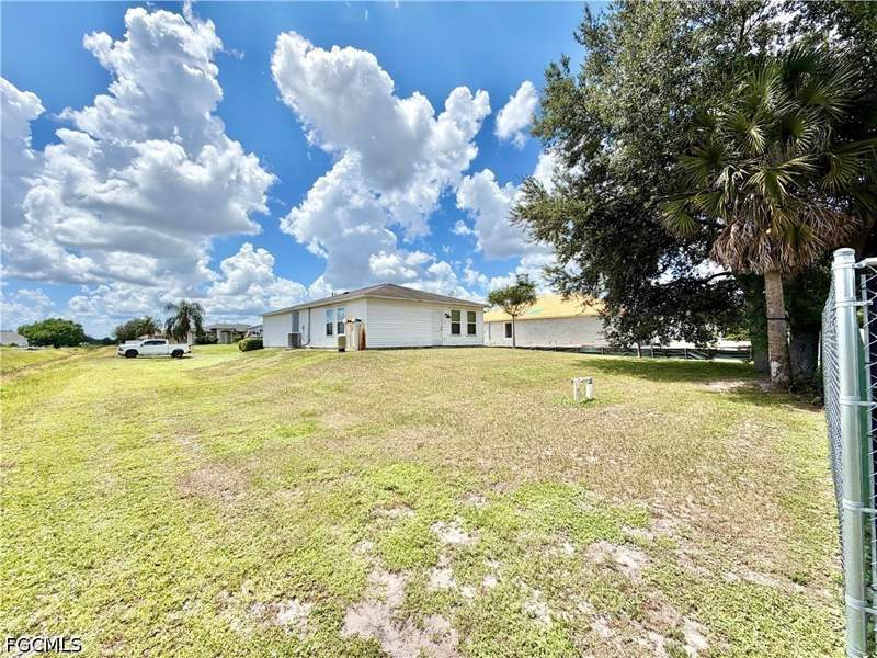 4 bedroom SingleFamilyResidence at 2800 26th St SW, Lehigh Acres, Lehigh Acres — photo 4