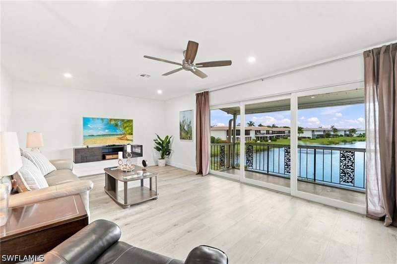 2 bedroom Condominium at 105 Harrison Rd 2, Glades Country Club, Naples — photo 4