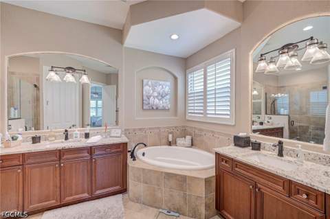 11752 Rosalinda Ct, Fort Myers FL - photo 10 of 46