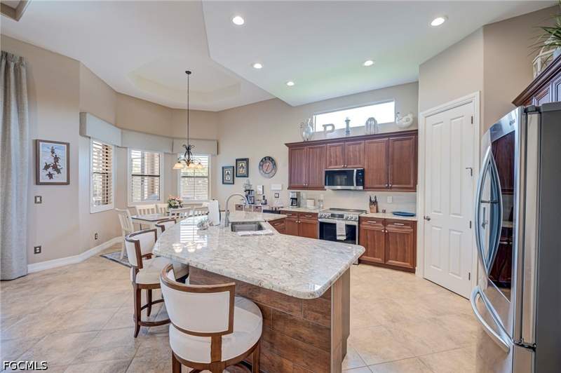 4 bedroom SingleFamilyResidence at 11752 Rosalinda Ct, Paseo, Fort Myers — photo 4