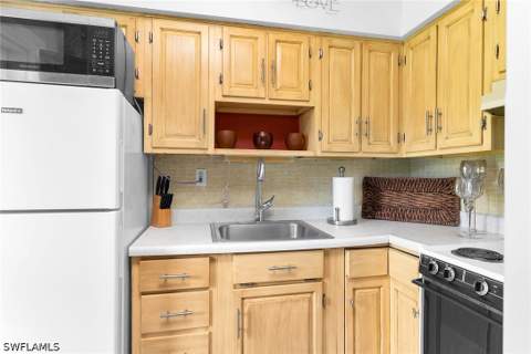 235 Seaview Ct B2, Marco Island FL - photo 7 of 28