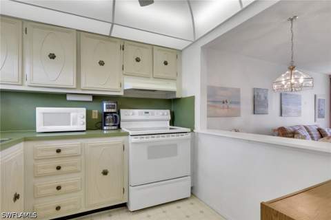 200 Forest Lakes Blvd 108, Naples FL - photo 7 of 41